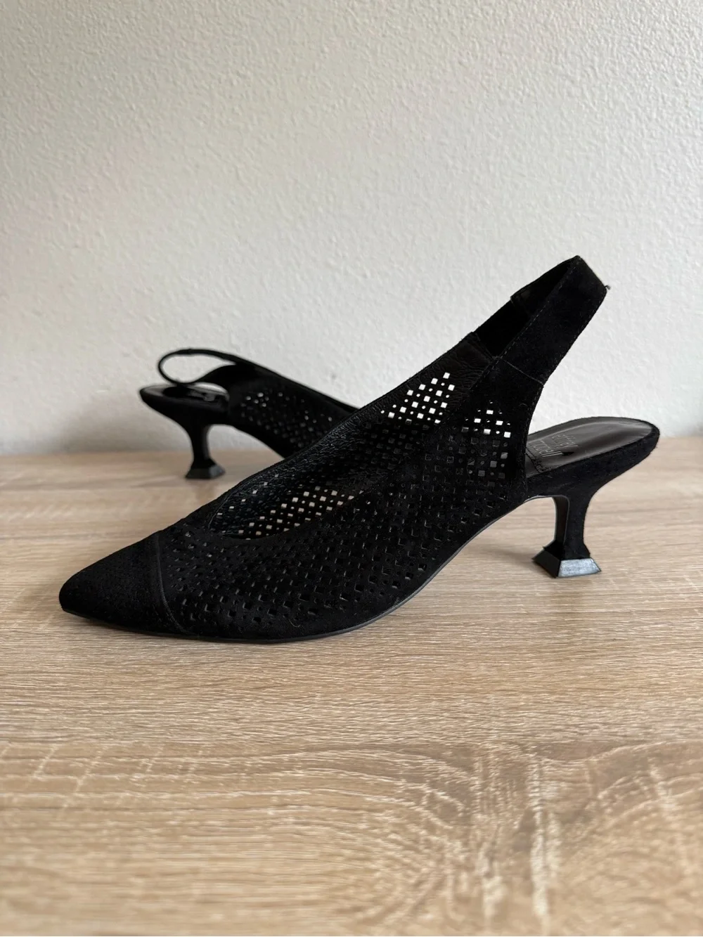 Jeffrey Campbell Bianca Slingback Pump black suede laser cut low heel Sz 8.5
